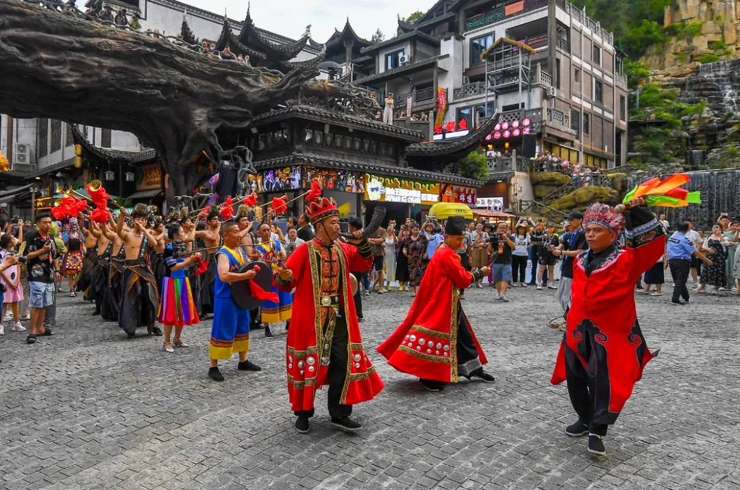 張家界“土家六月六”民俗文化旅游活動周現(xiàn)場.jpg