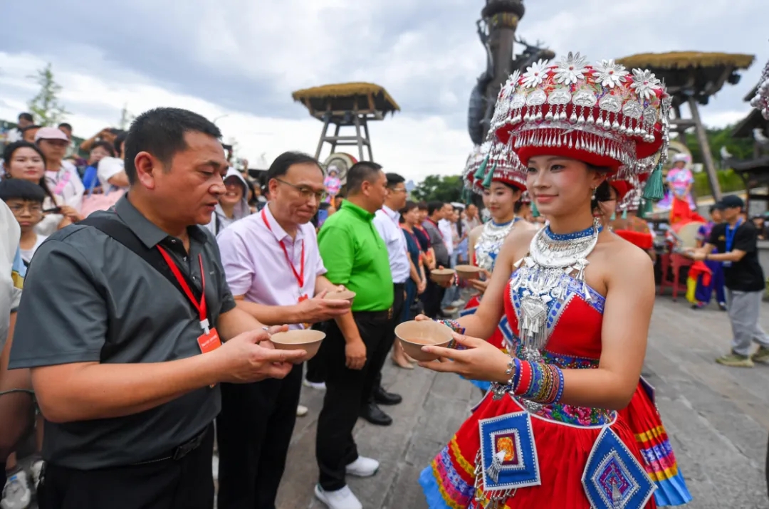 張家界“土家六月六”民俗文化旅游活動周活動.jpg